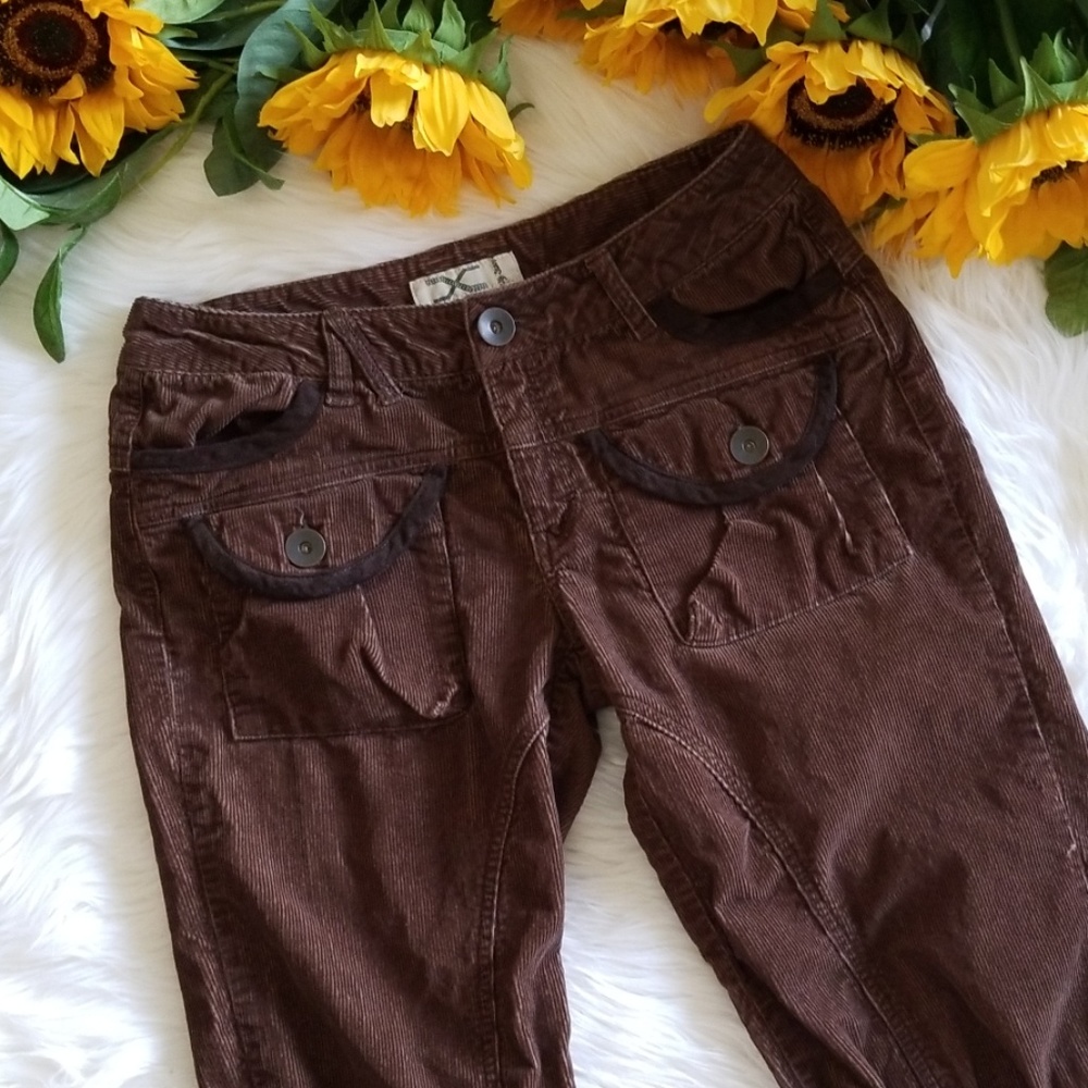 Corduroy Capri - Picture 2 of 3